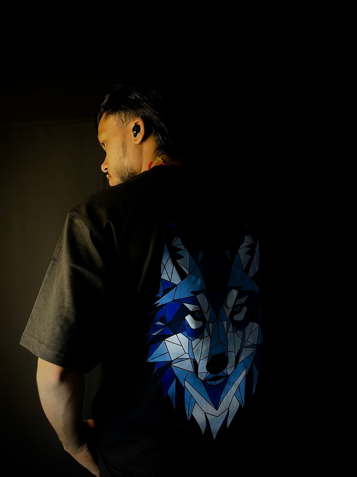 Geometric Wolf Oversized T-Shirt – Bold Streetwear Style